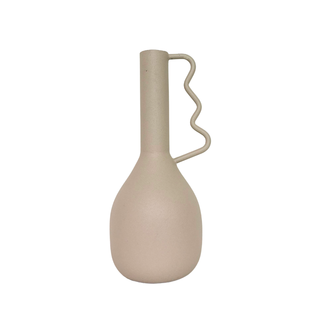 Minimalistische Vase aus Metall