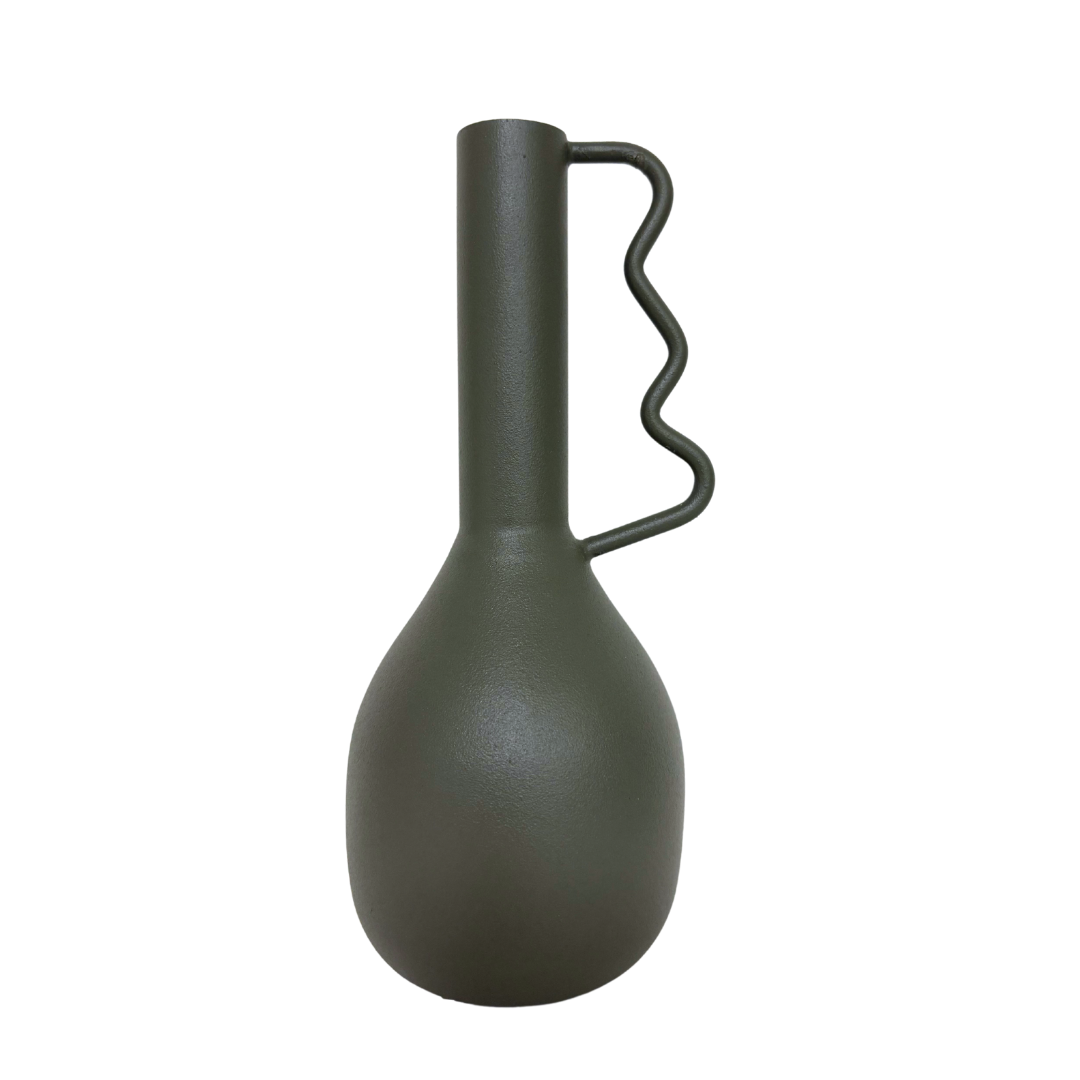 Minimalistische Vase aus Metall