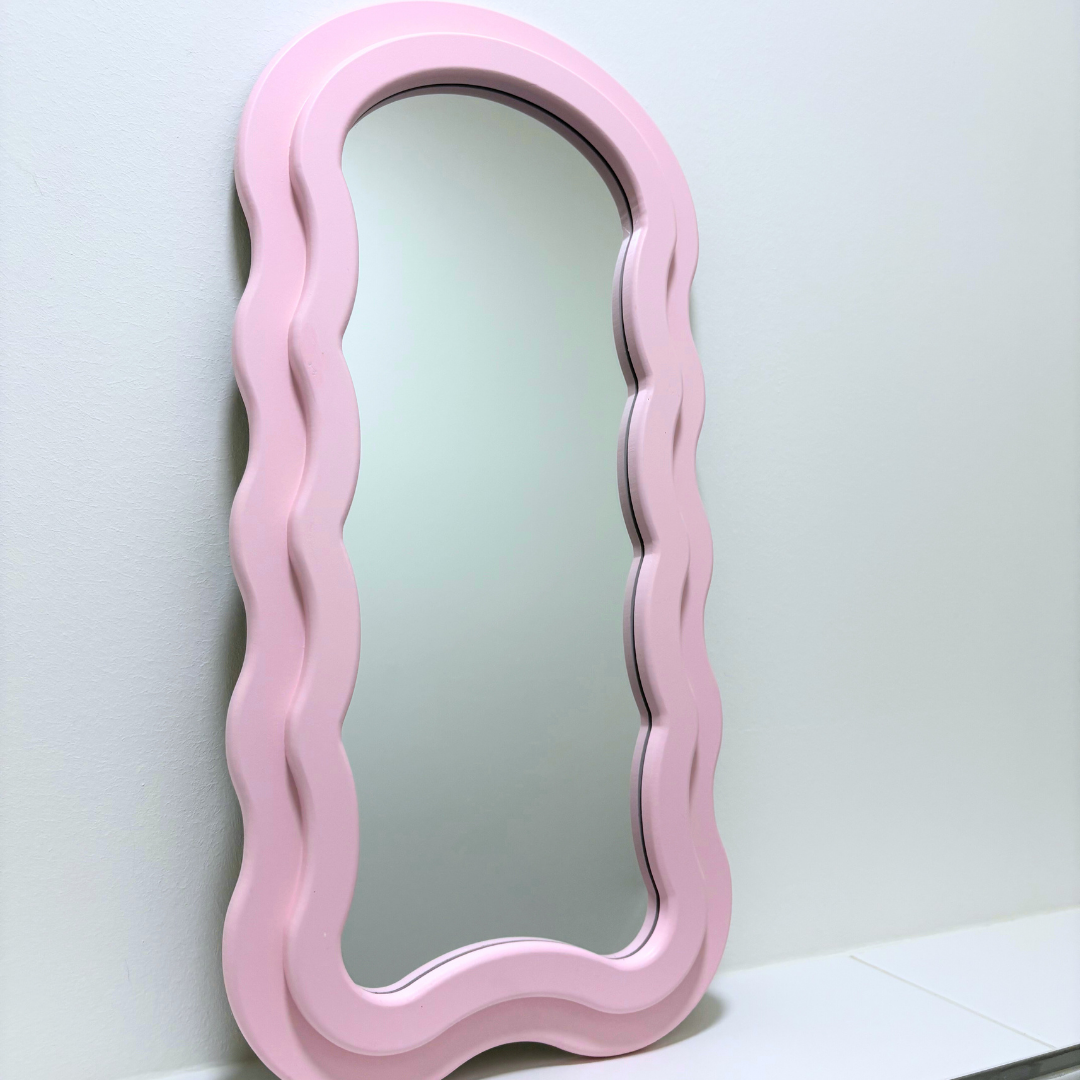 Großer Wellen-Spiegel in Rosa