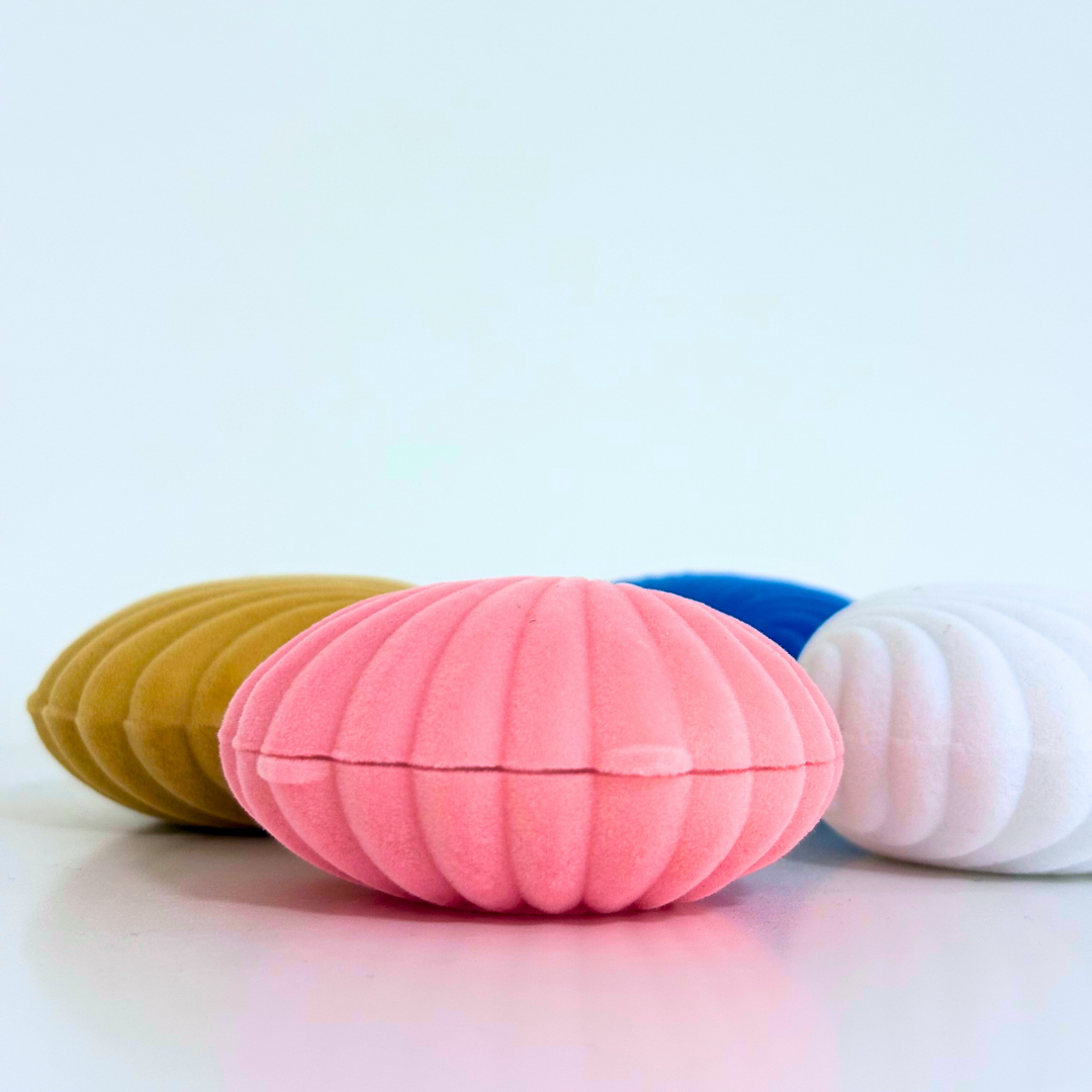 Samt-Schmuckbox in Muschelform
