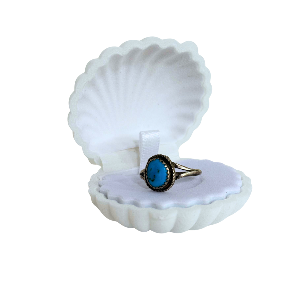 Samt-Schmuckbox in Muschelform