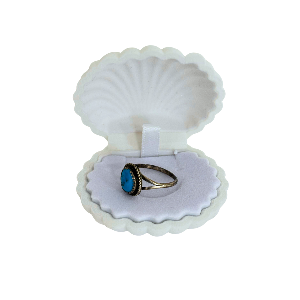 Samt-Schmuckbox in Muschelform