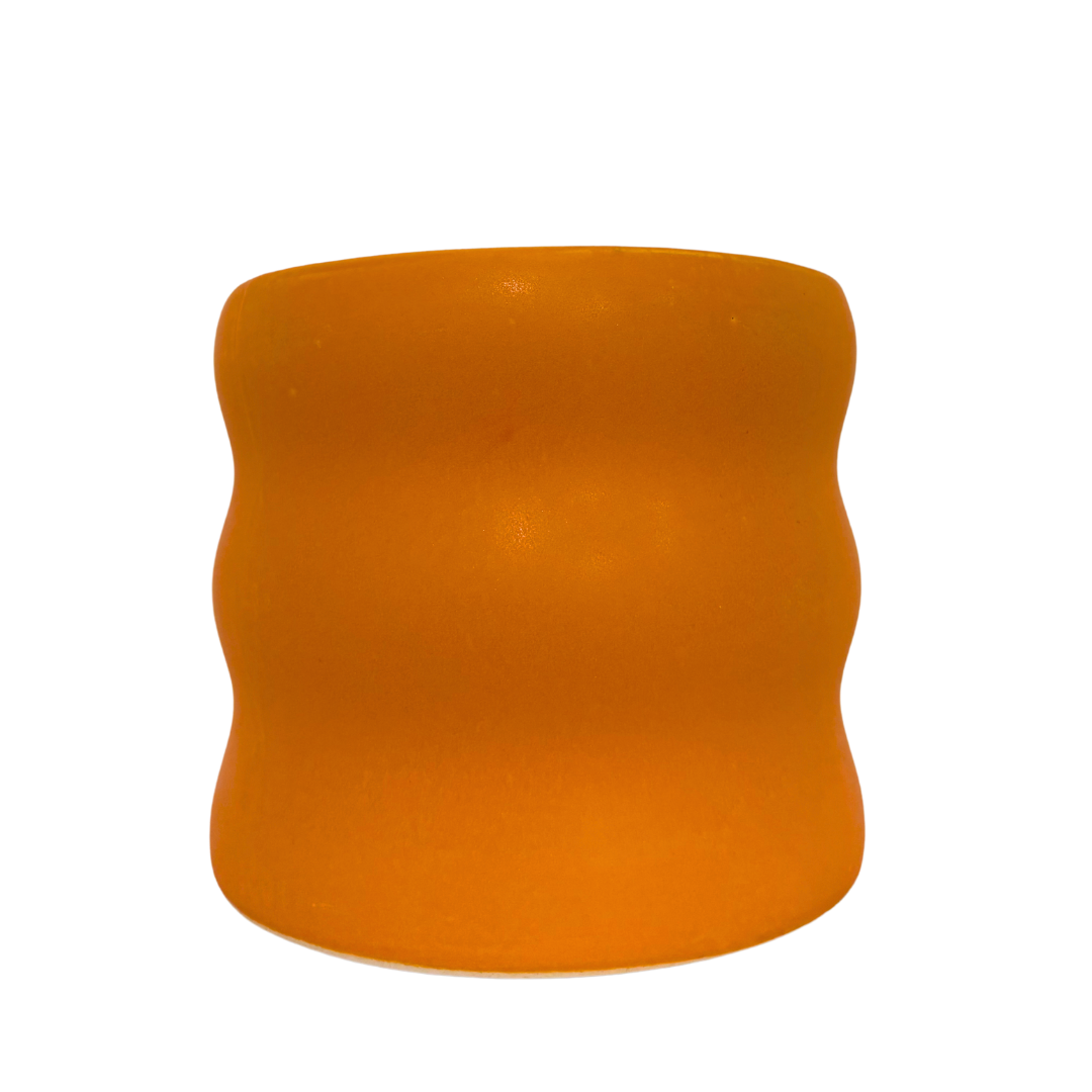 Wellenförmiger Keramik Kübel - Orange