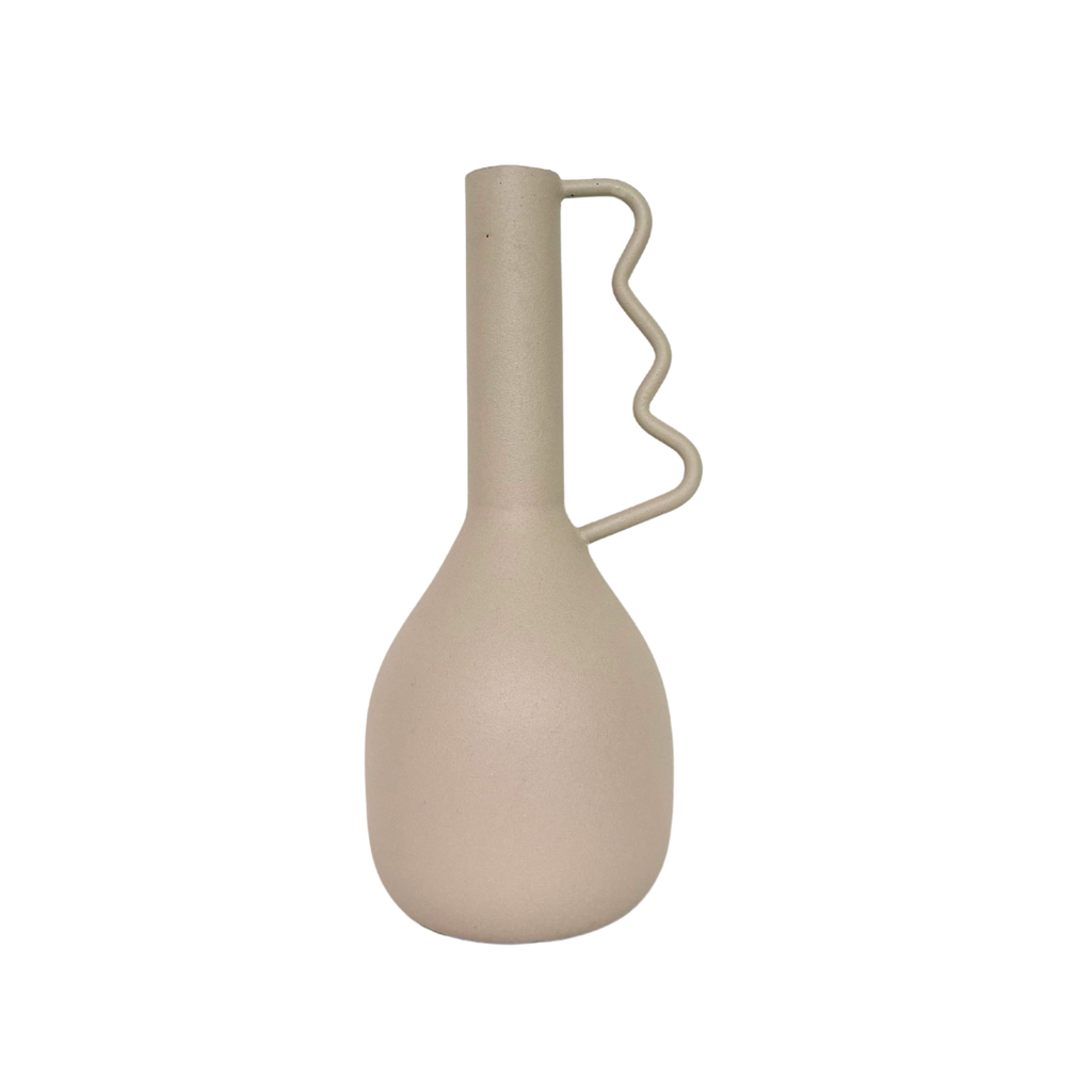 Minimalistische Vase aus Metall