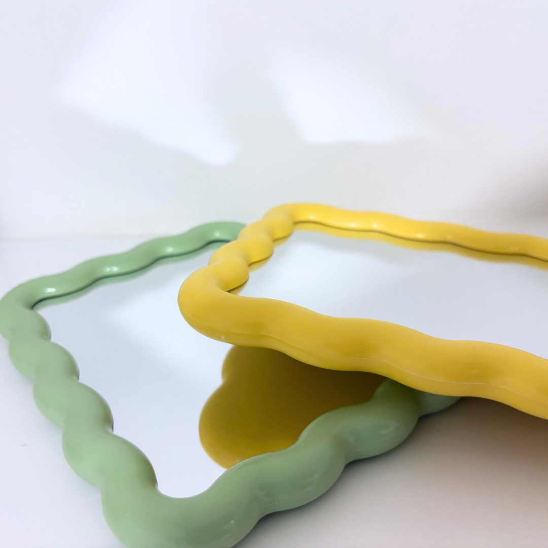 Gelber Spiegel "Waves"