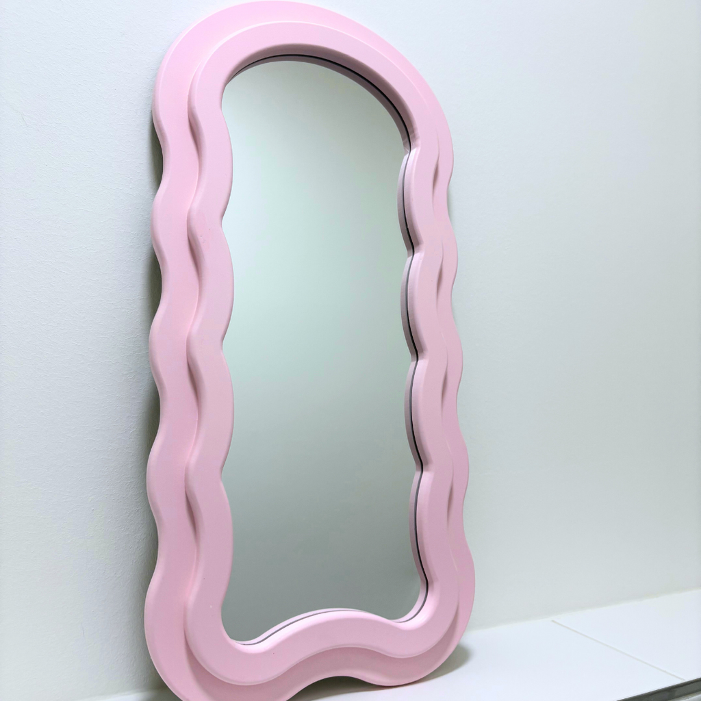 Großer Wellen-Spiegel in Rosa
