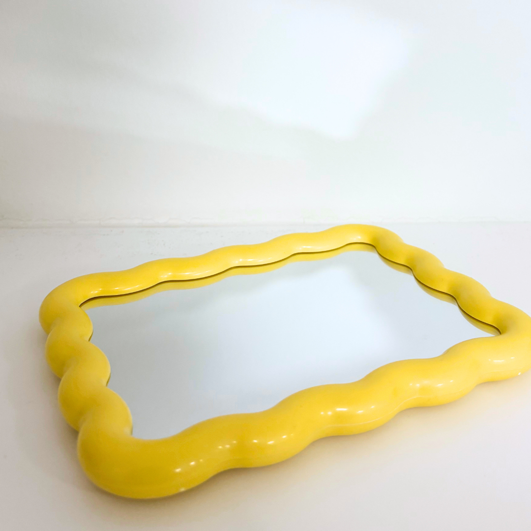 Gelber Spiegel "Waves"