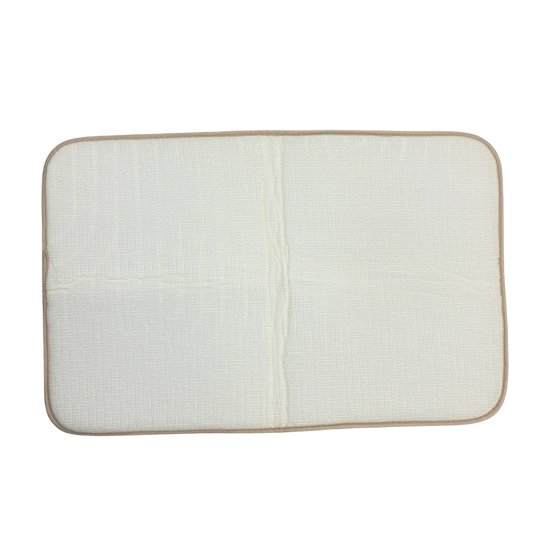 Beige Badematte mit Strukturmuster
